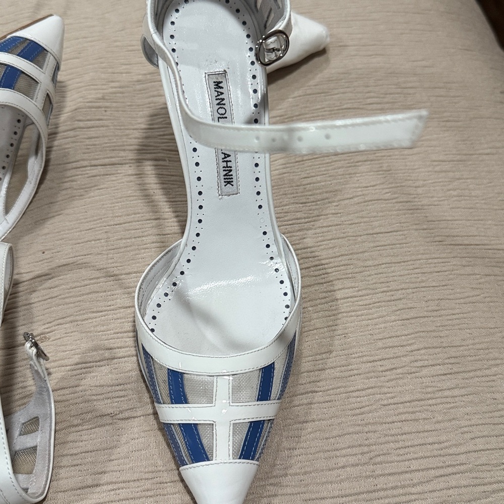 Manolo Blahnik Urema Pointed toe d’orsay pump - Picture 6 of 12